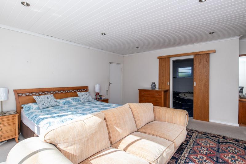 5 Bedroom Property for Sale in Constantia Western Cape